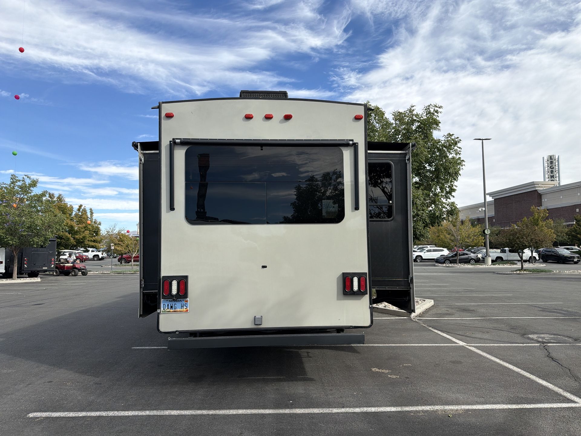 2015 Keystone Montana High Country 353RL - Image 6