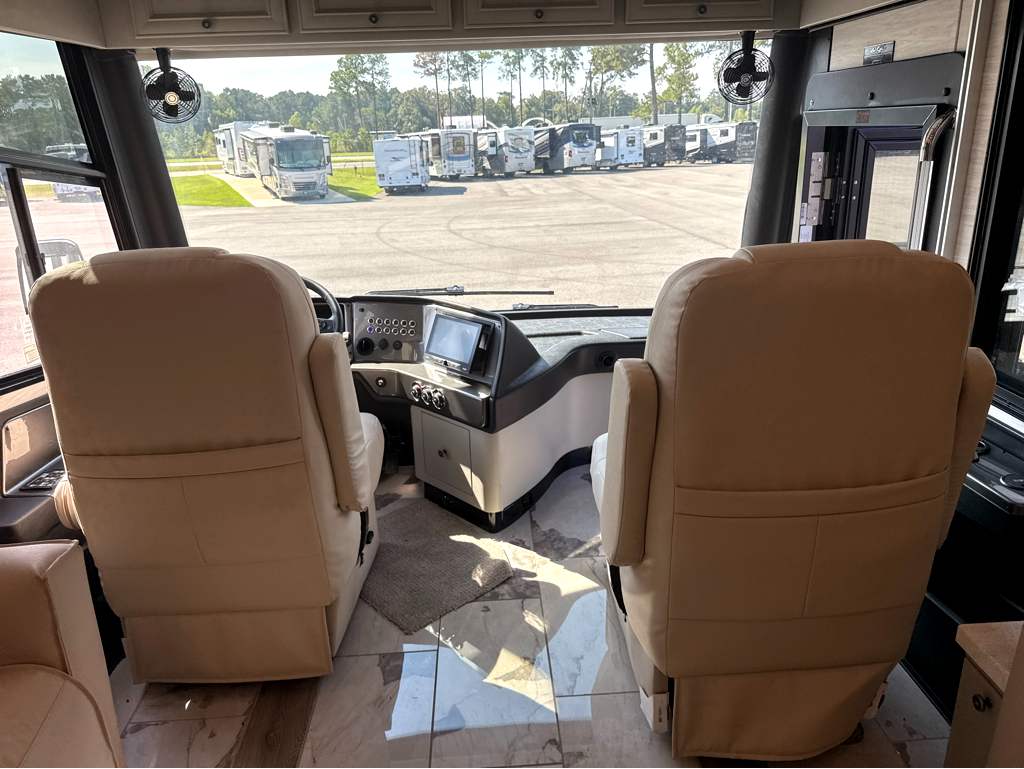 2027 TIFFIN PHAETON 40 RTH - Image 8