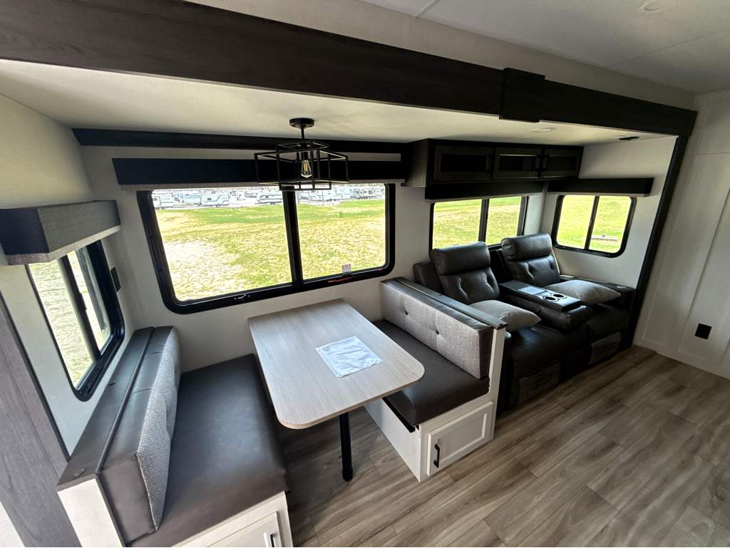 2026 VENTURE RV SPORTTREK 343VIB - Image 11