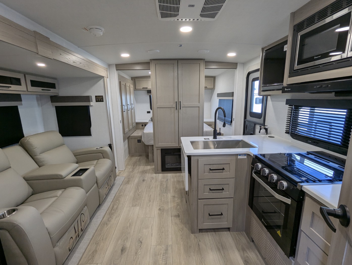 2026 Forest River Rockwood Mini Lite 2513S - Image 25
