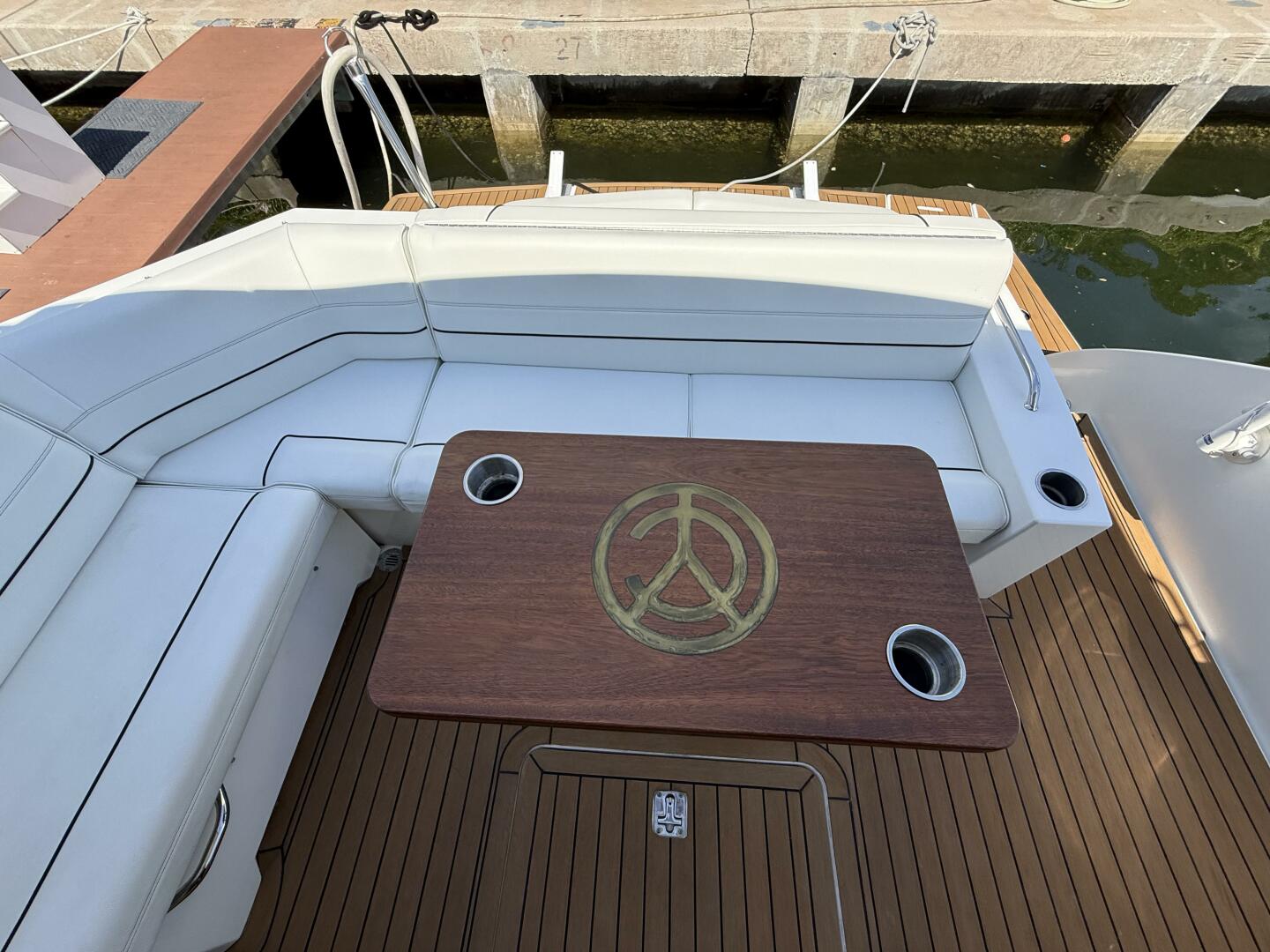 2014 Cruisers Yachts 45 Cantius - Image 41