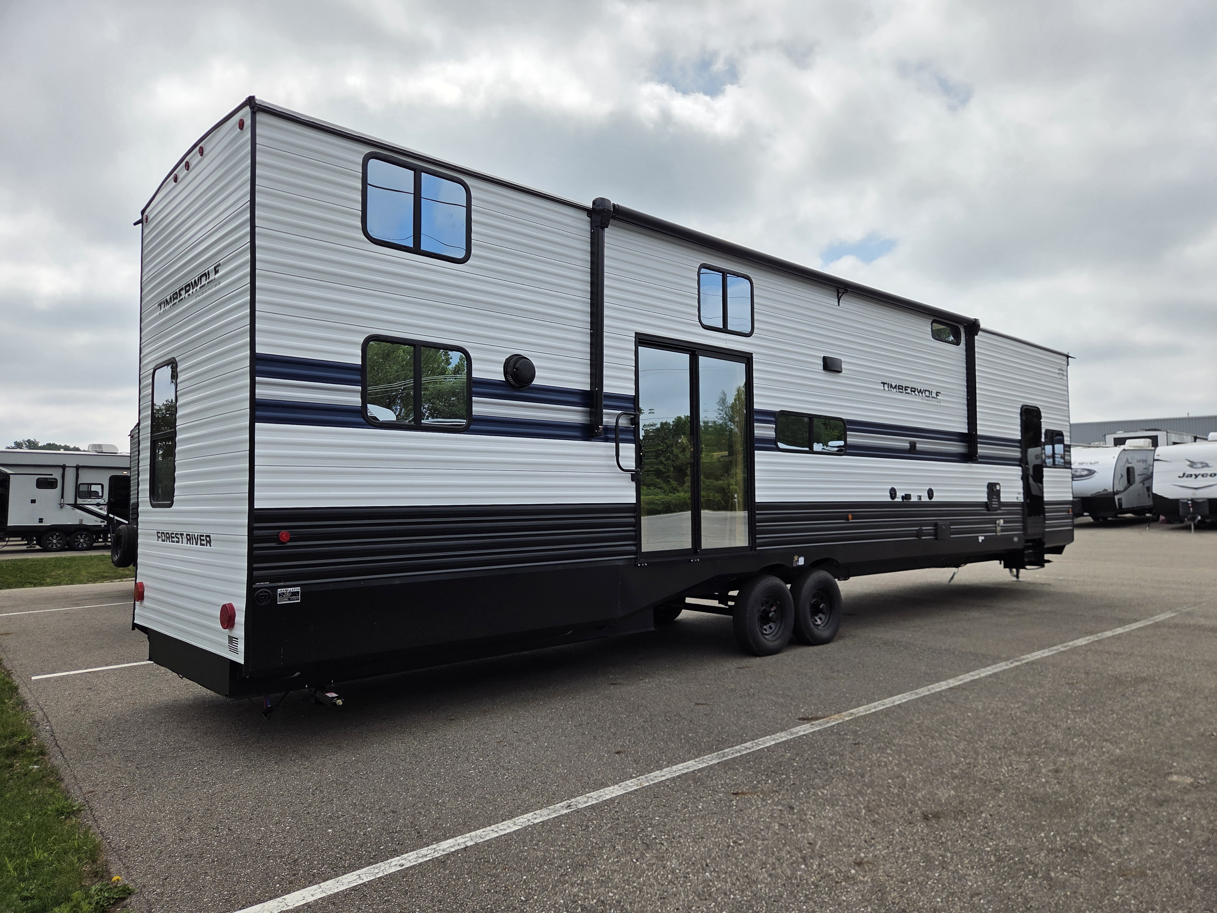 2027 Forest River Cherokee Timberwolf 39DC - Image 2