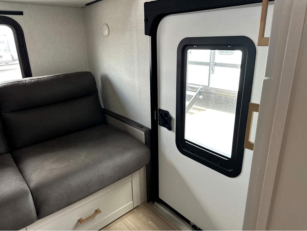 2027 JAYCO JAY FEATHER 29QBH - Image 19