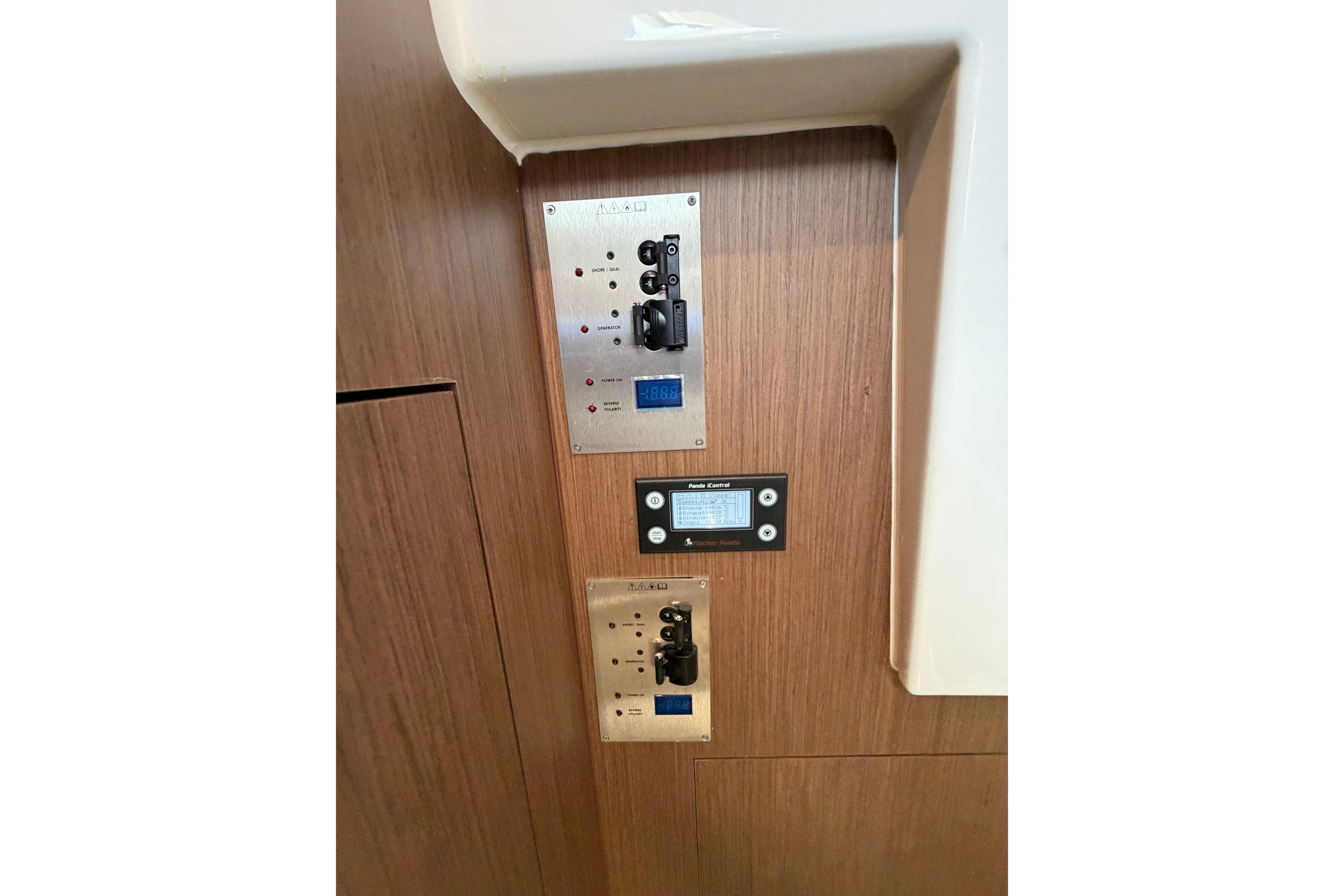 2023 Beneteau Antares 11 OB - Image 70