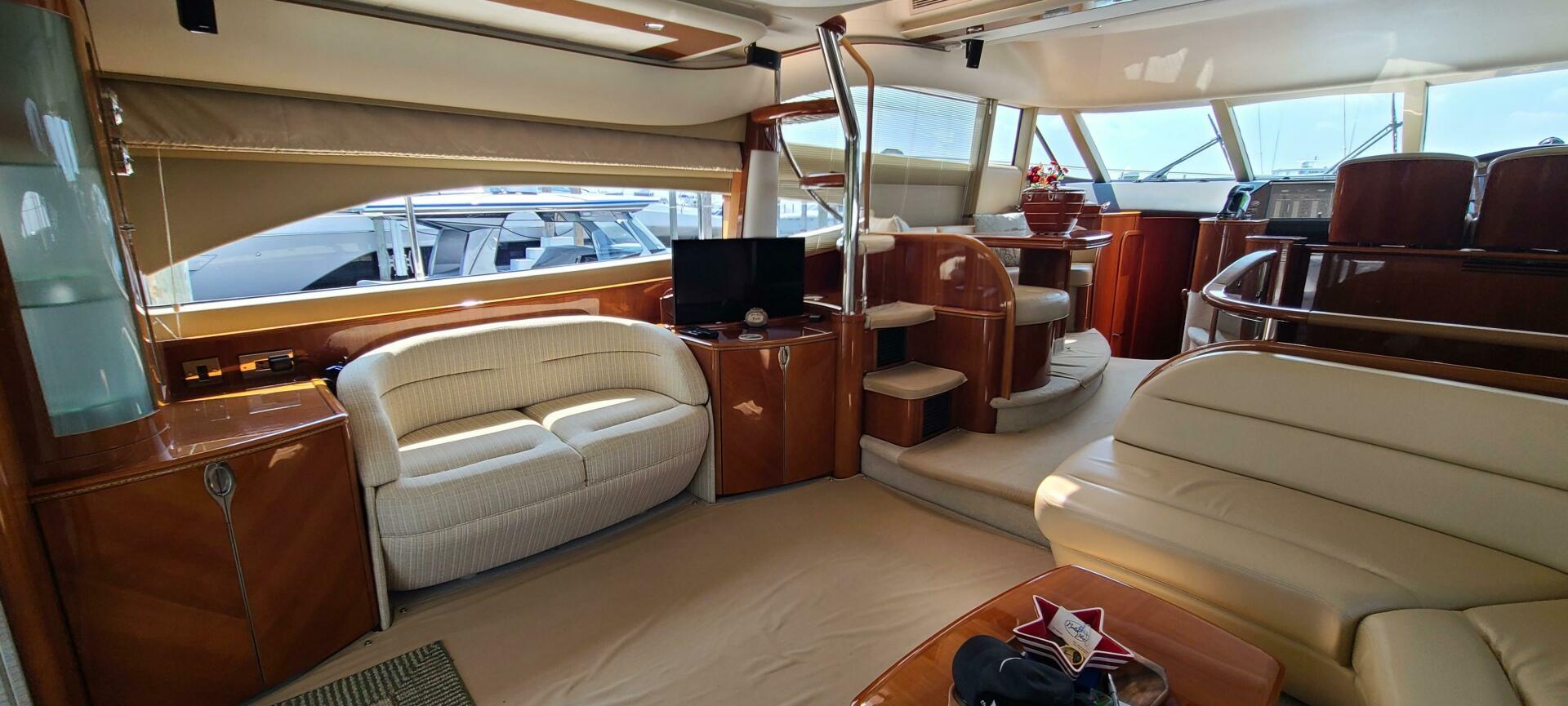 2006 Viking Sport Cruisers 61 Flybridge - Image 6