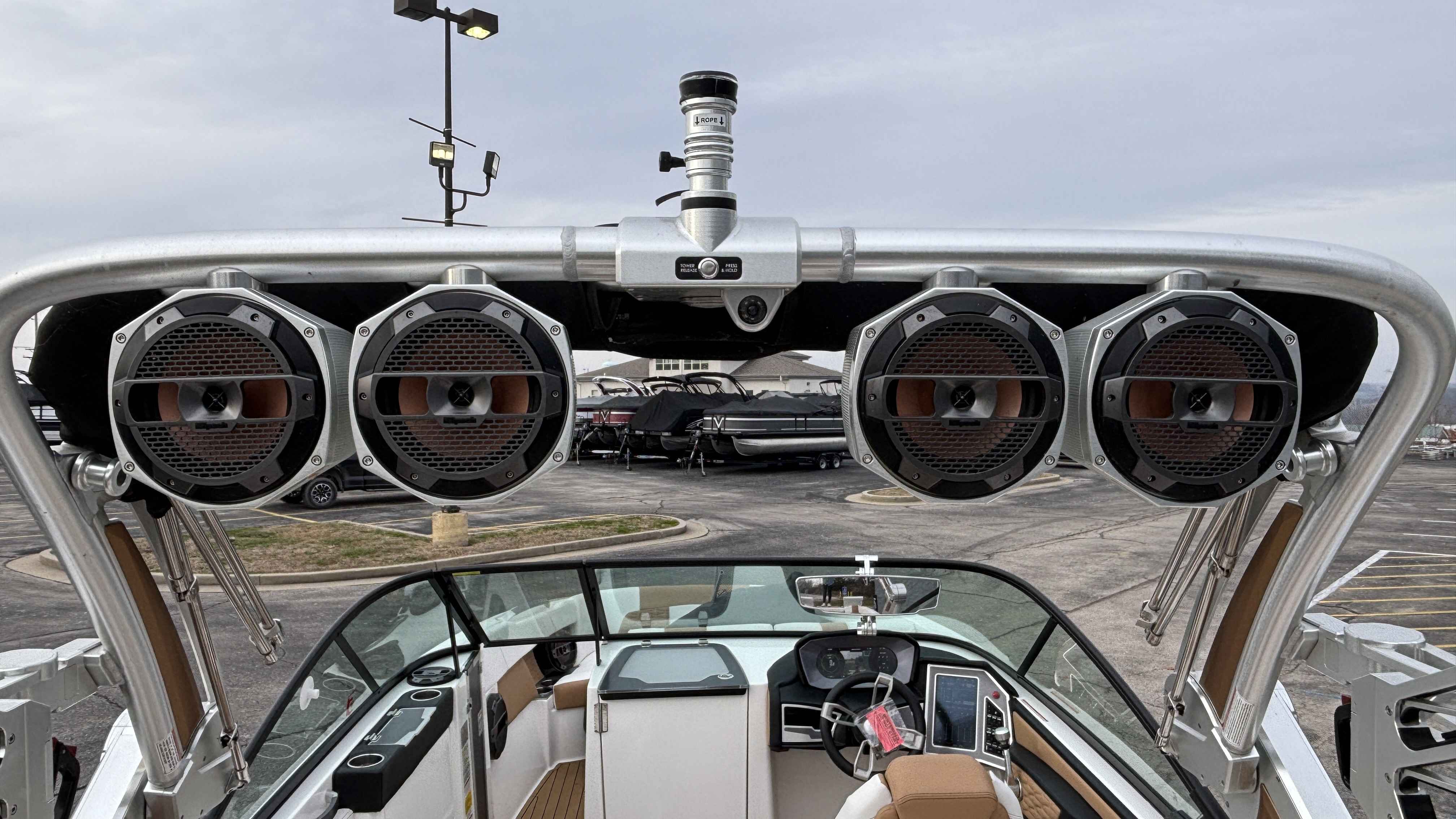 2022 MasterCraft X26 - Image 43