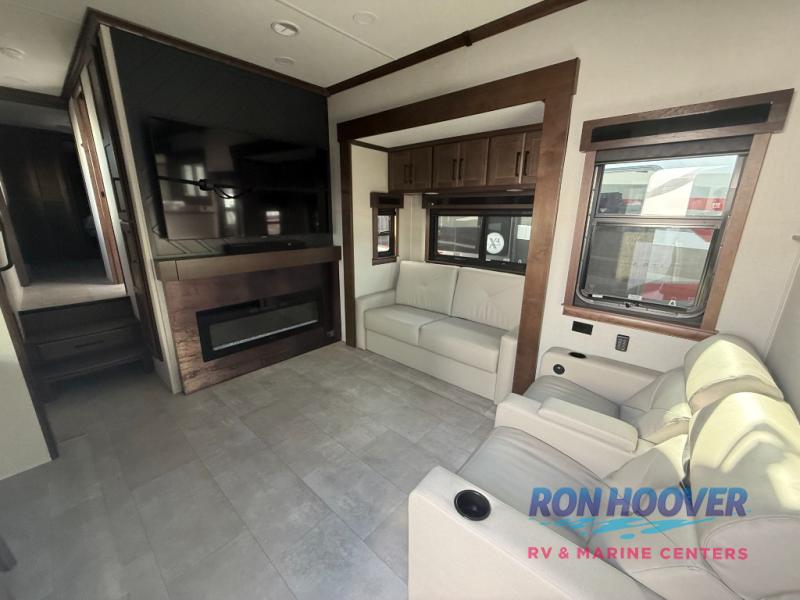 2025 FOREST RIVER 421FK - Image 146