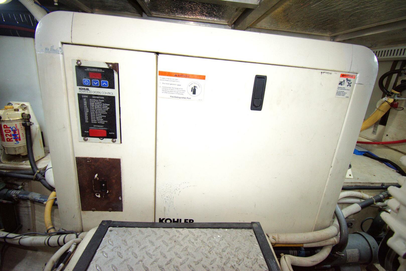 2005 Carver 444 Cockpit Motor Yacht - Image 59