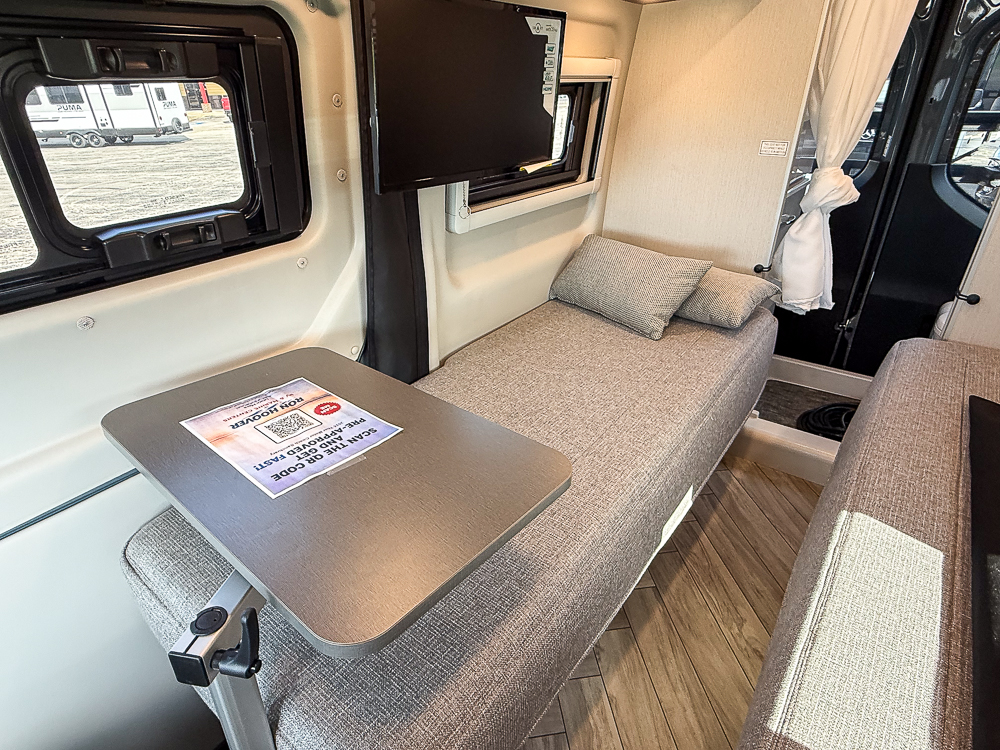2025 THOR MOTORCOACH 19A - Image 29