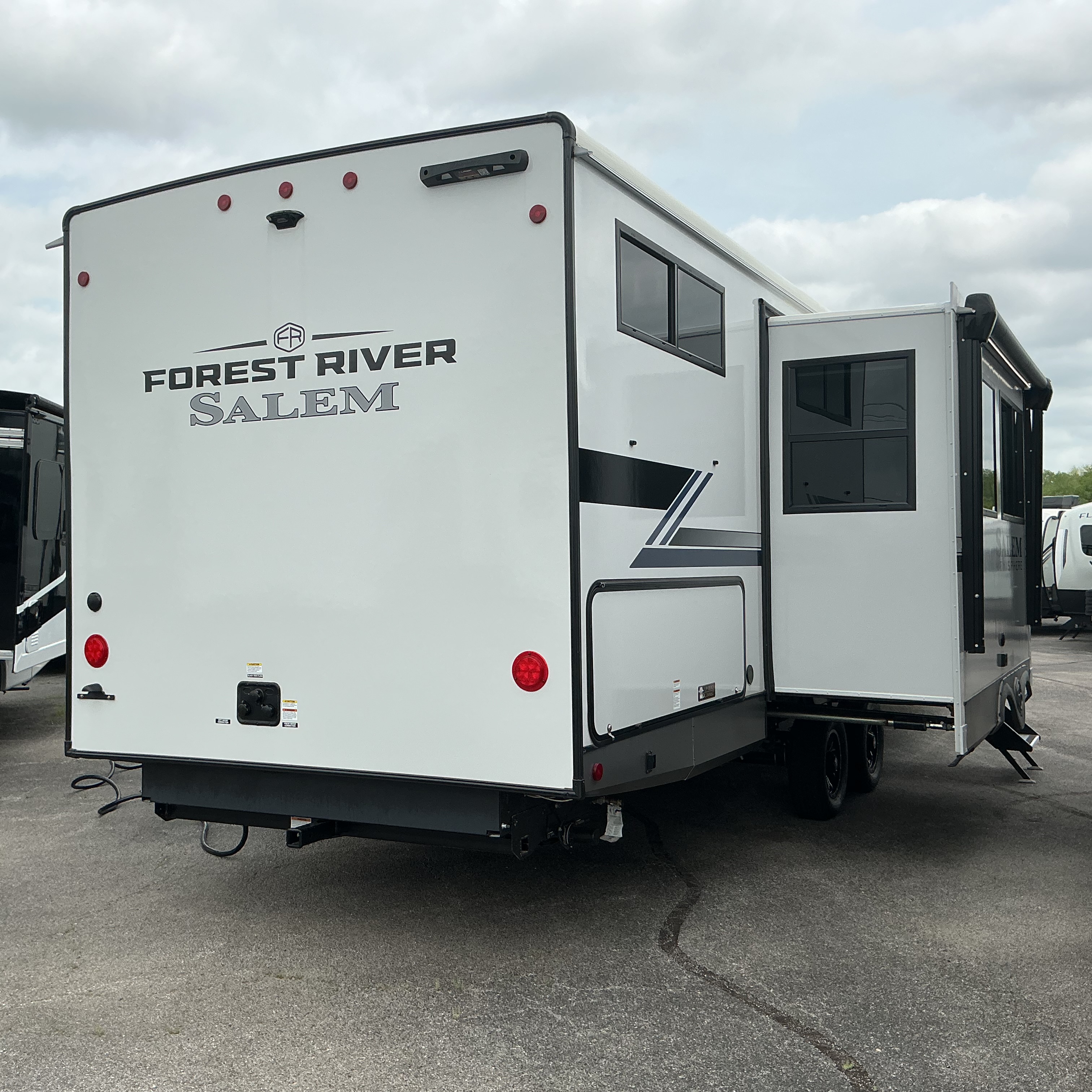 2026 FOREST RIVER 301FAM - Image 6