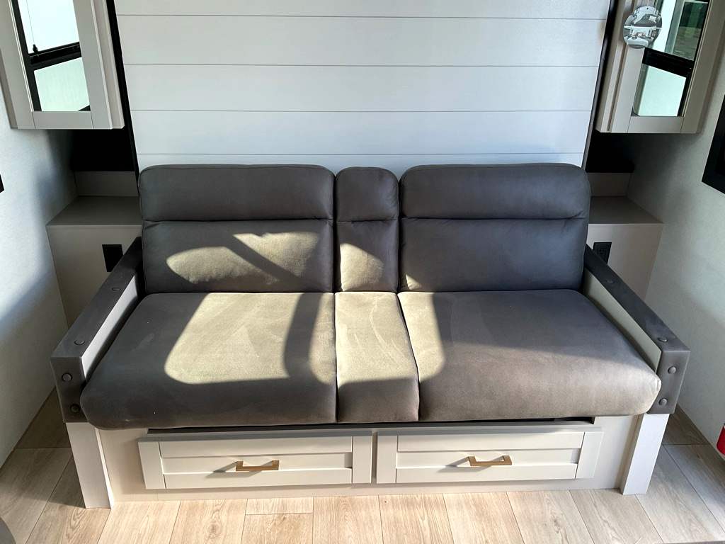 2027 JAYCO Jay Feather 21MML - Image 9