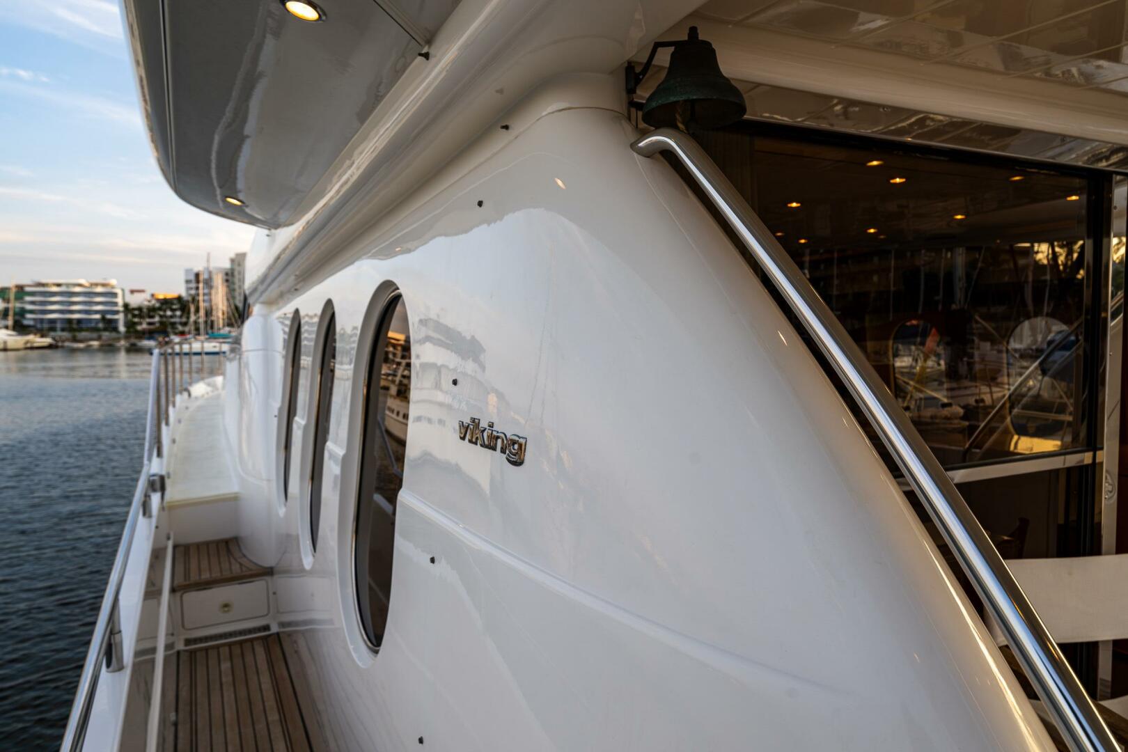 2002 Viking Princess 72 Princess Yacht - Image 18
