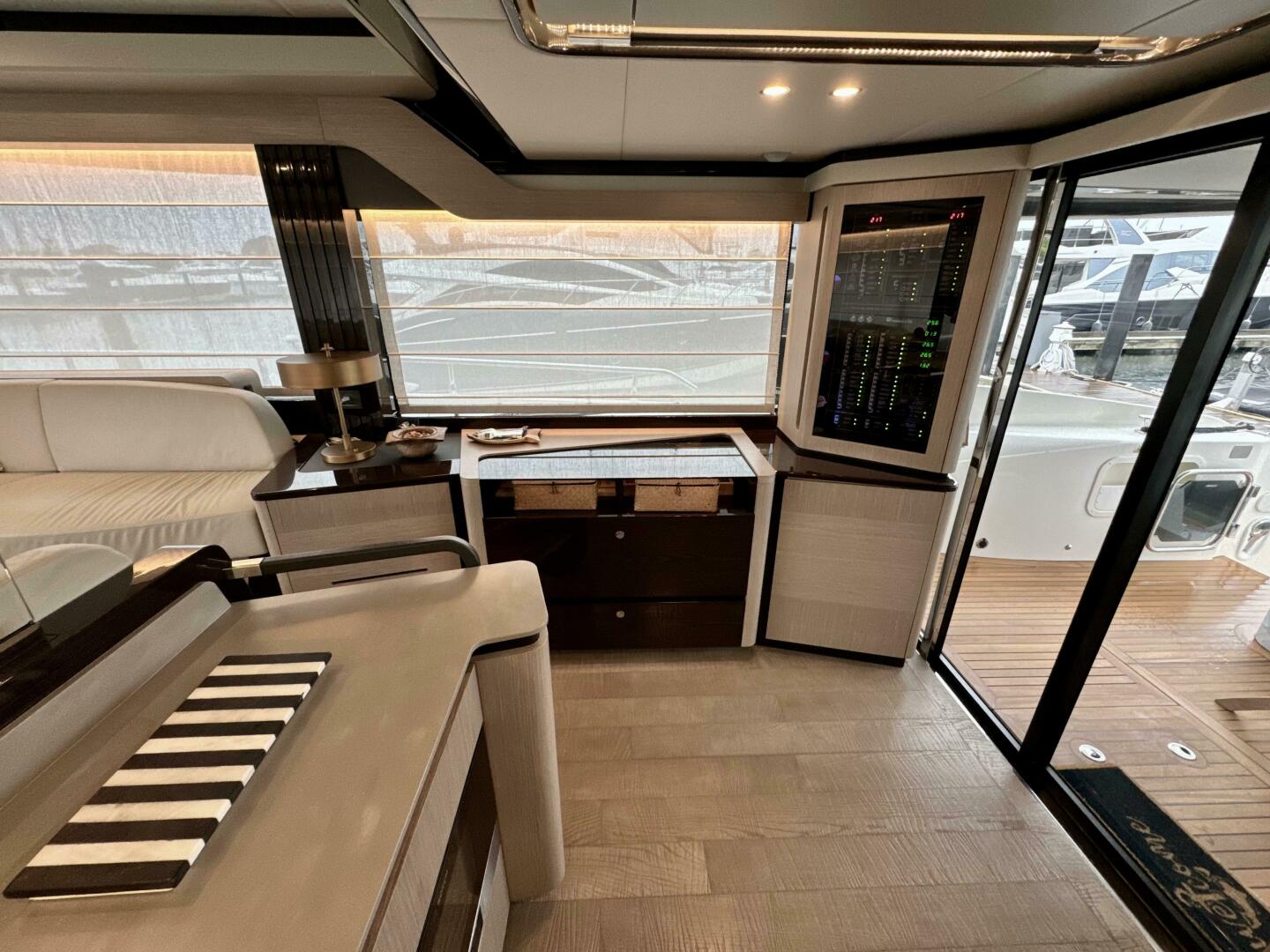 2023 Absolute 52 Navetta - Image 12