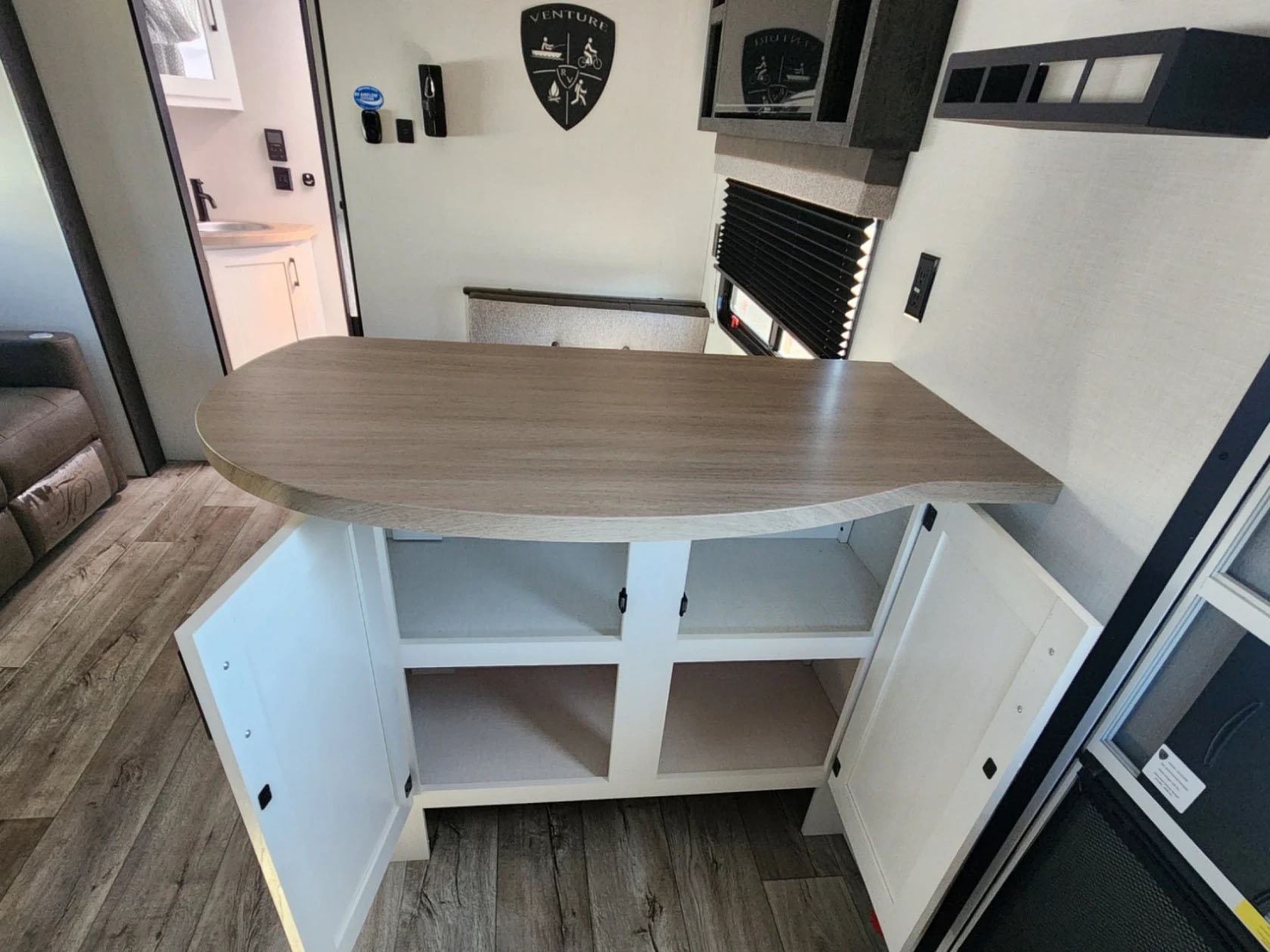 2026 VENTURE RV SIENNA 231VRK - Image 23