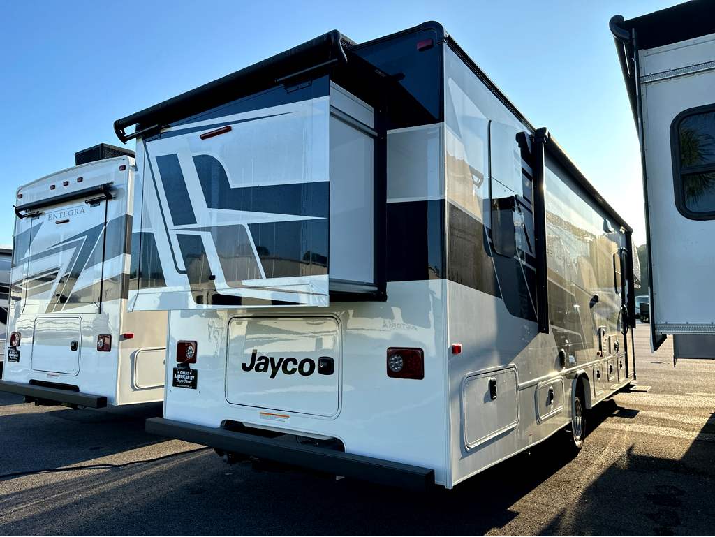 2027 JAYCO GREYHAWK 30Z - Image 4