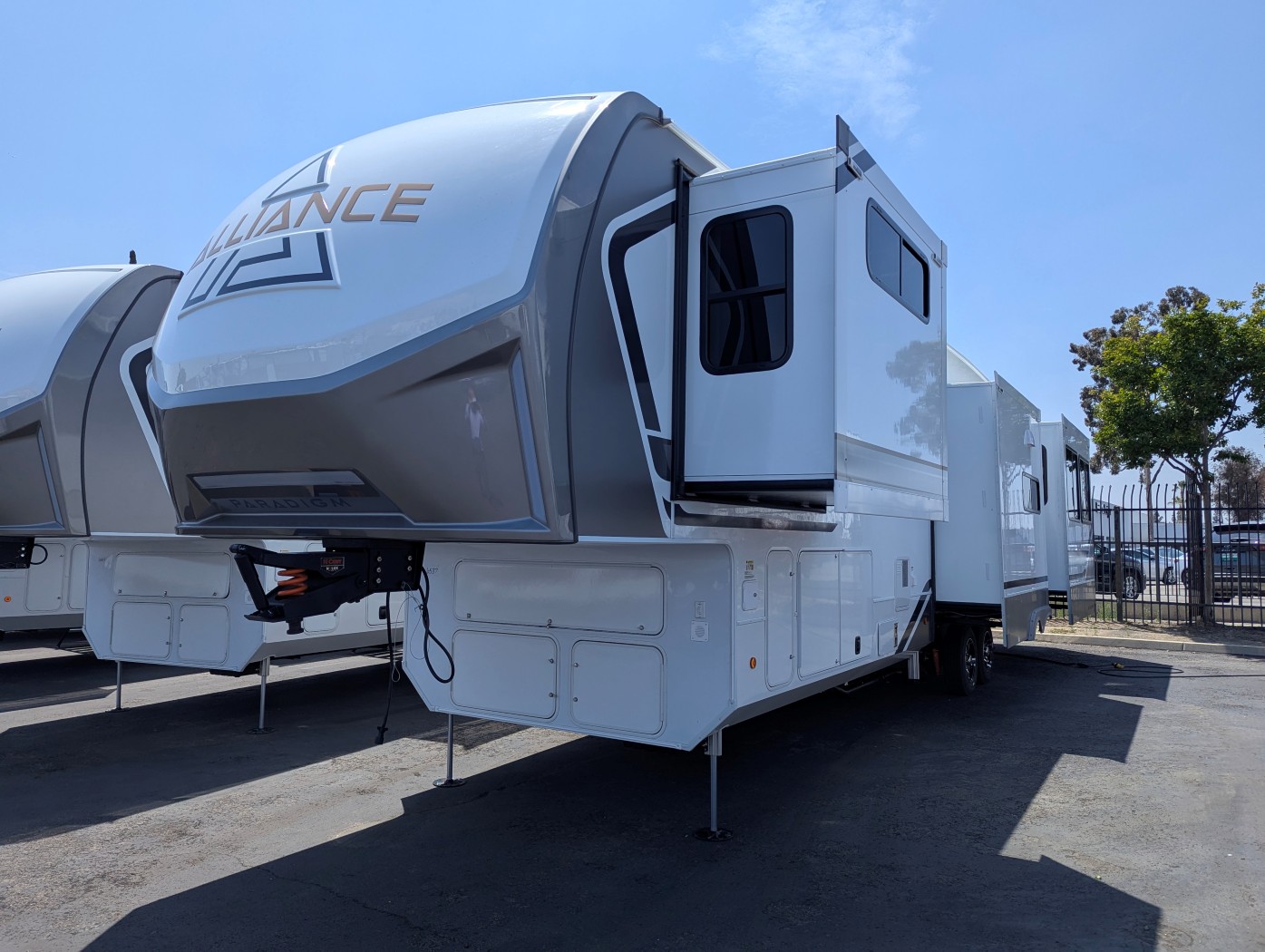 2025 Alliance RV Paradigm 375RD - Image 3