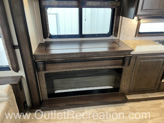 2019 Grand Design Solitude 385GK - Image 15