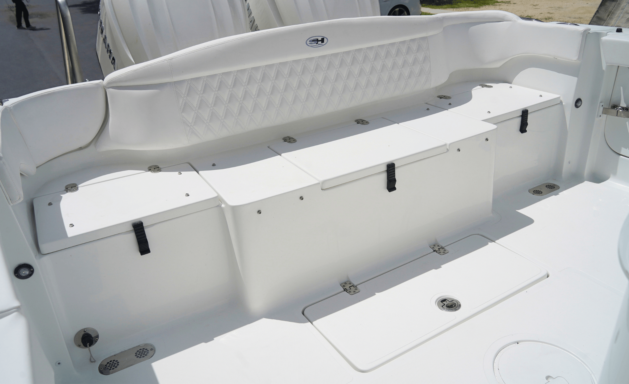 2027 SEA HUNT ULTRA 305SE - Image 26