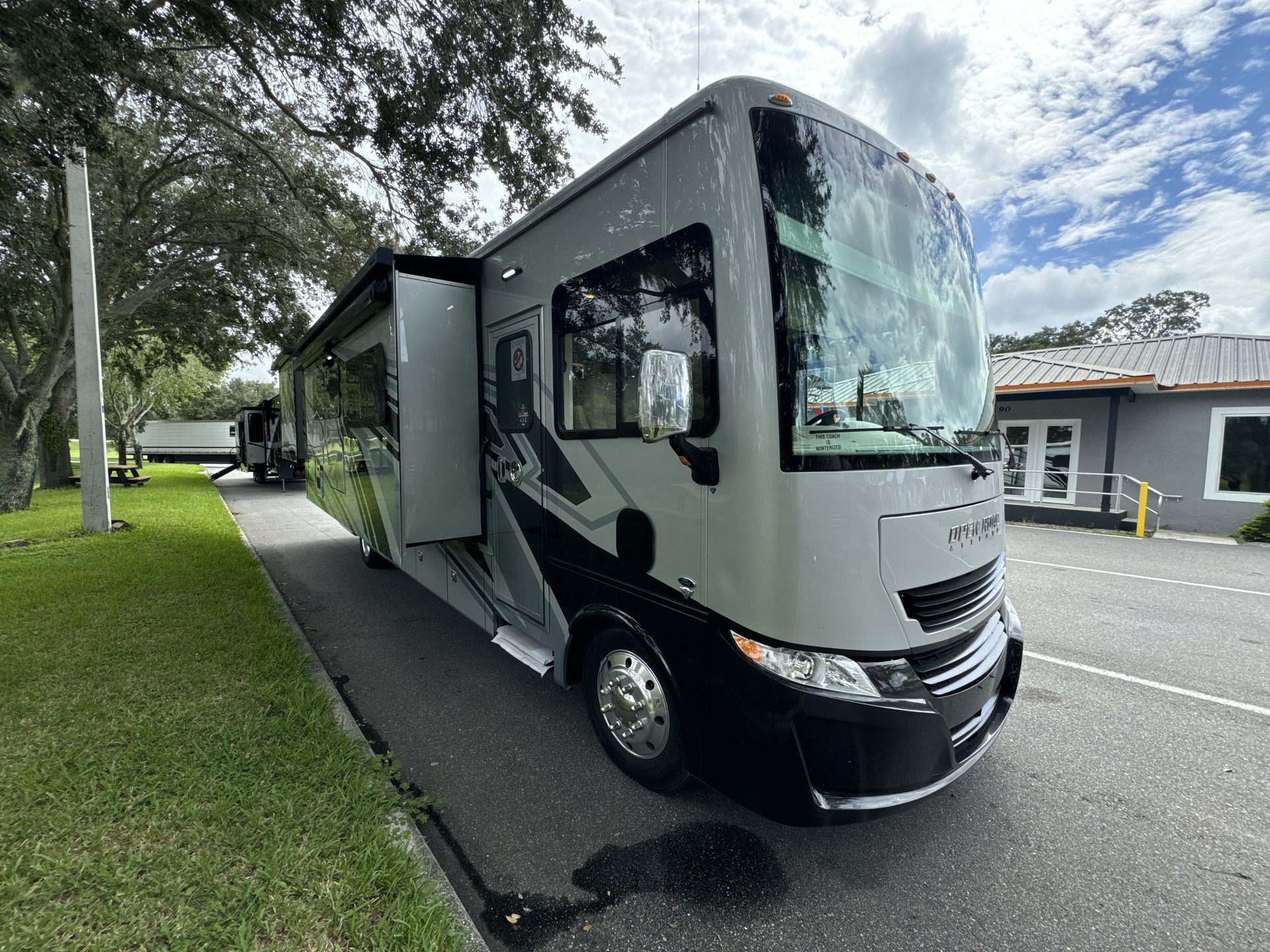 2025 Tiffin Open Road Allegro