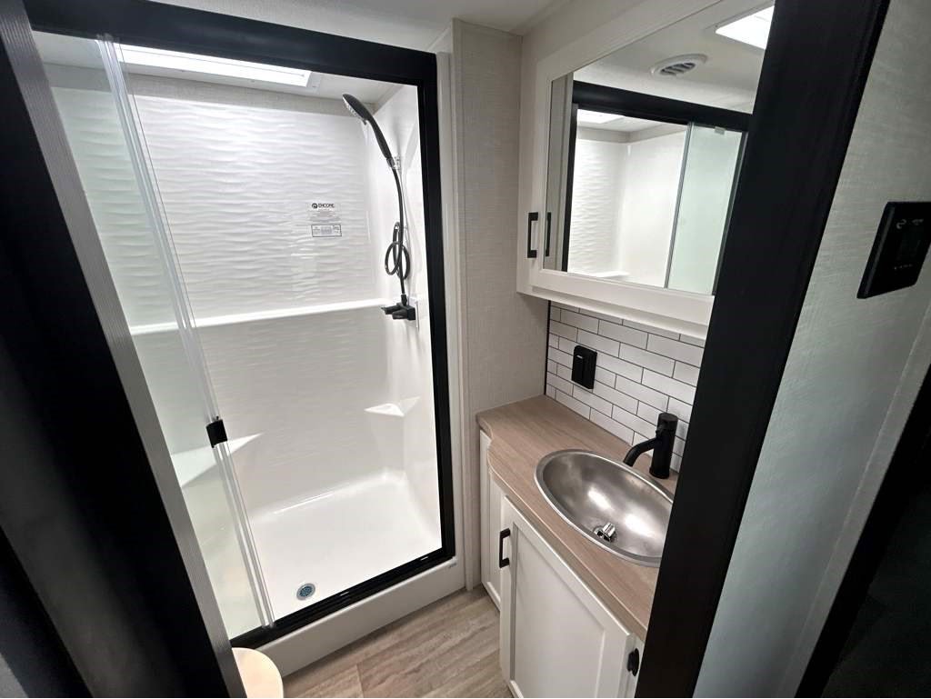 2026 VENTURE RV SPORTTREK 353VRK - Image 14