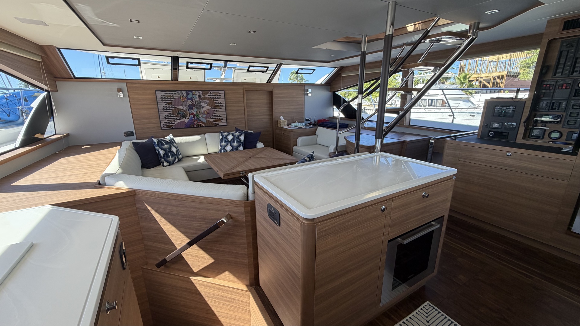 2025 Aquila 54 ENCLOSED BRIDGE - Image 39