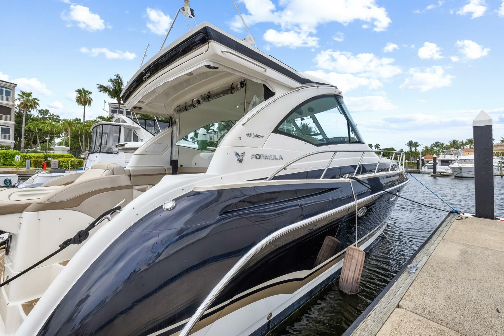 2016 Formula 45 Yacht - Image 3