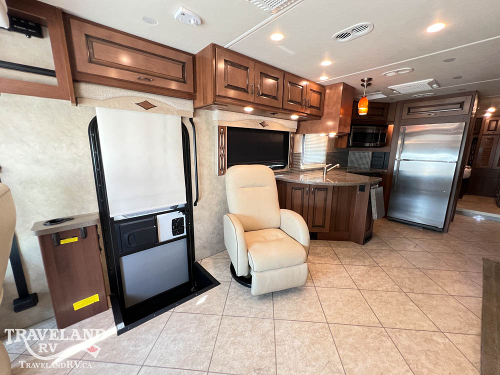 2015 Fleetwood Excursion 35B - Image 22