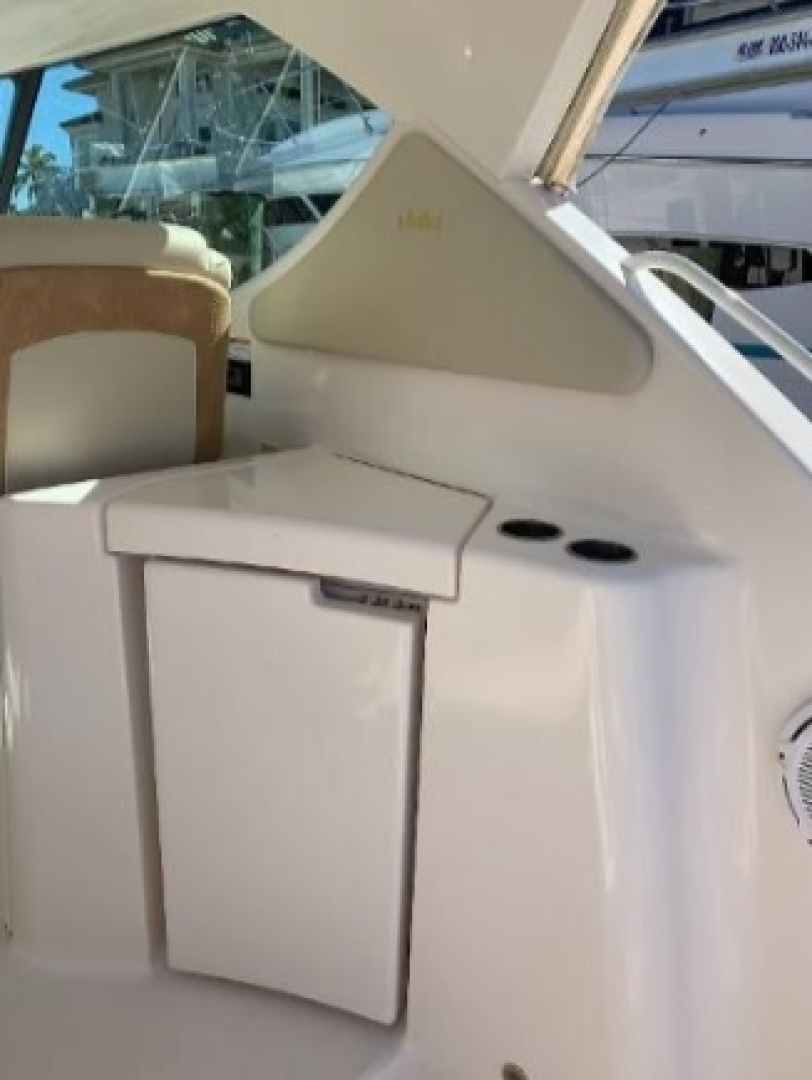 2008 Tiara Yachts 3900 Sovran - Image 9