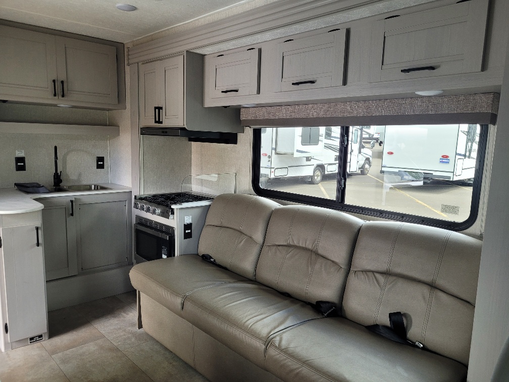 2025 Coachmen Leprechaun 260QB - Ford E-450 - Image 6