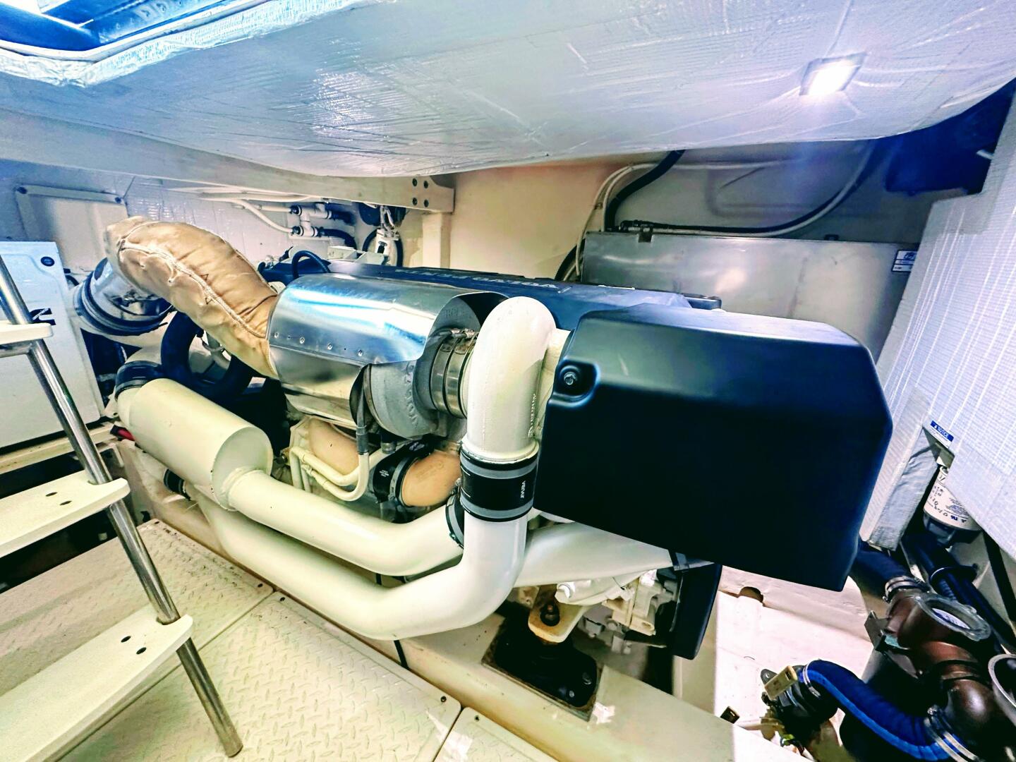 2014 Tiara Yachts 50 Coupe - Image 39