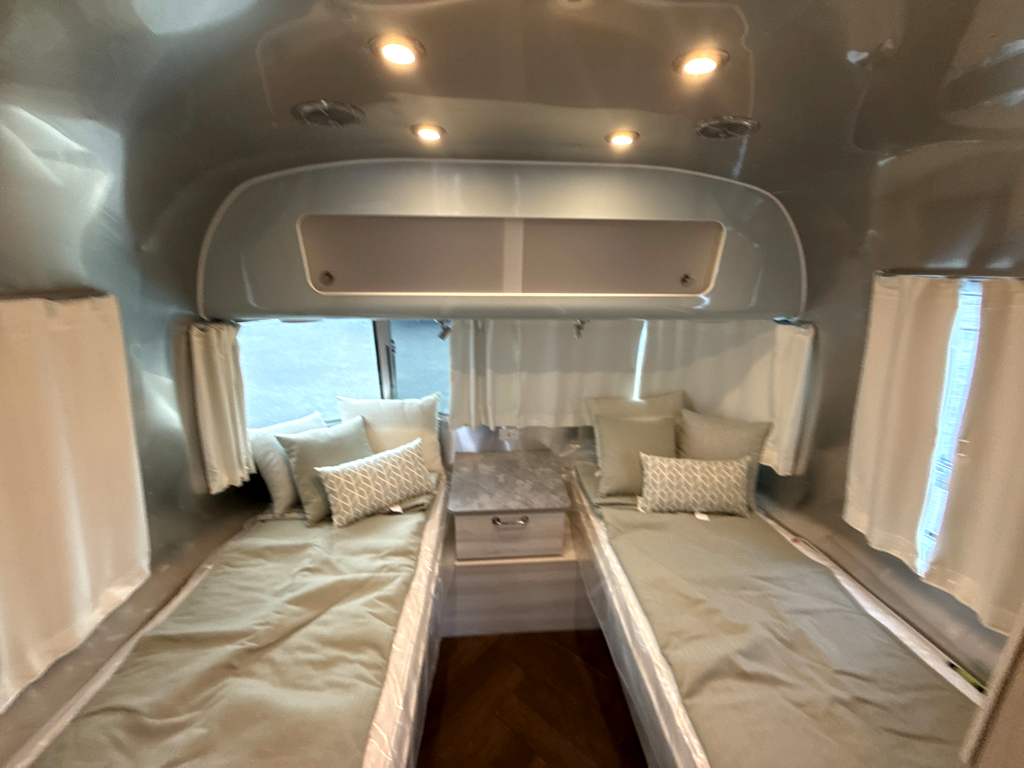 2026 Airstream International 25FB - Image 26