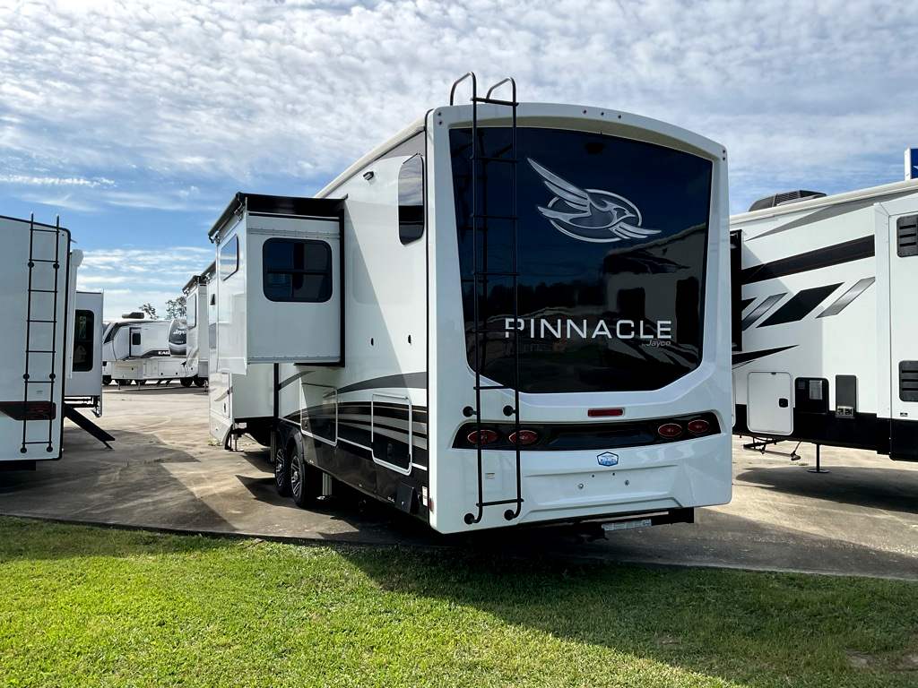 2025 JAYCO PINNACLE 38 FLGS - Image 38