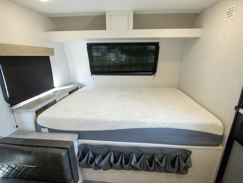 2022 Dutchmen RV Coleman 1628BH - Image 19
