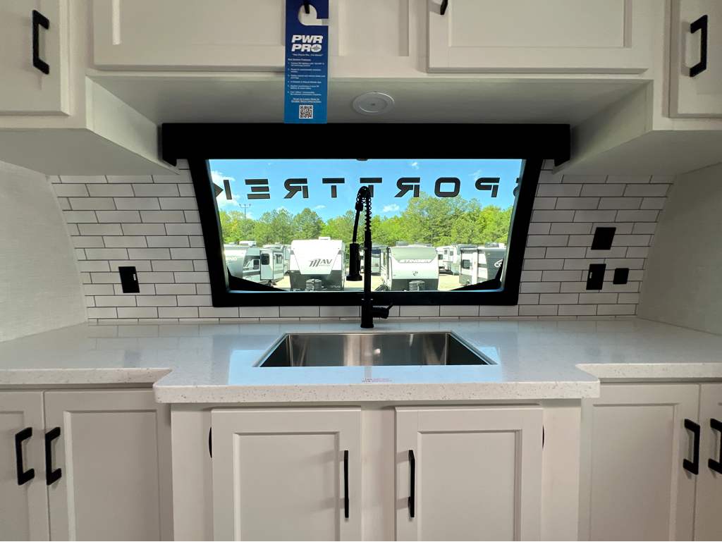 2026 VENTURE RV SPORTTREK 333VFK - Image 12