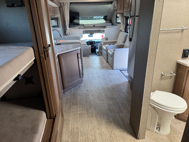 2022 Thor Motor Coach Omni RS36 - Image 23