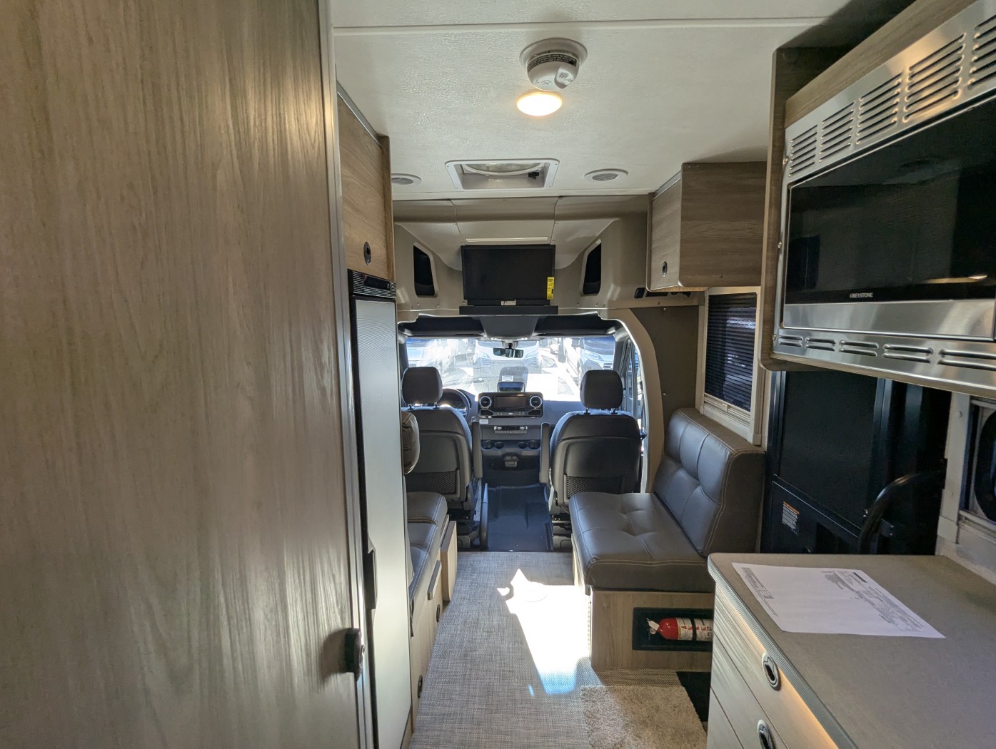2026 Winnebago Ekko Sprinter 23B AWD - ATH Edition - Image 24