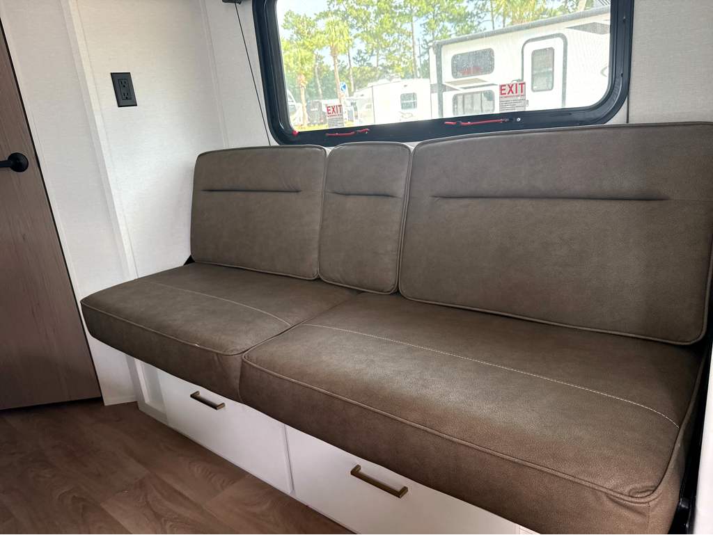 2027 GRAND DESIGN TRANSCEND 24BHX - Image 15
