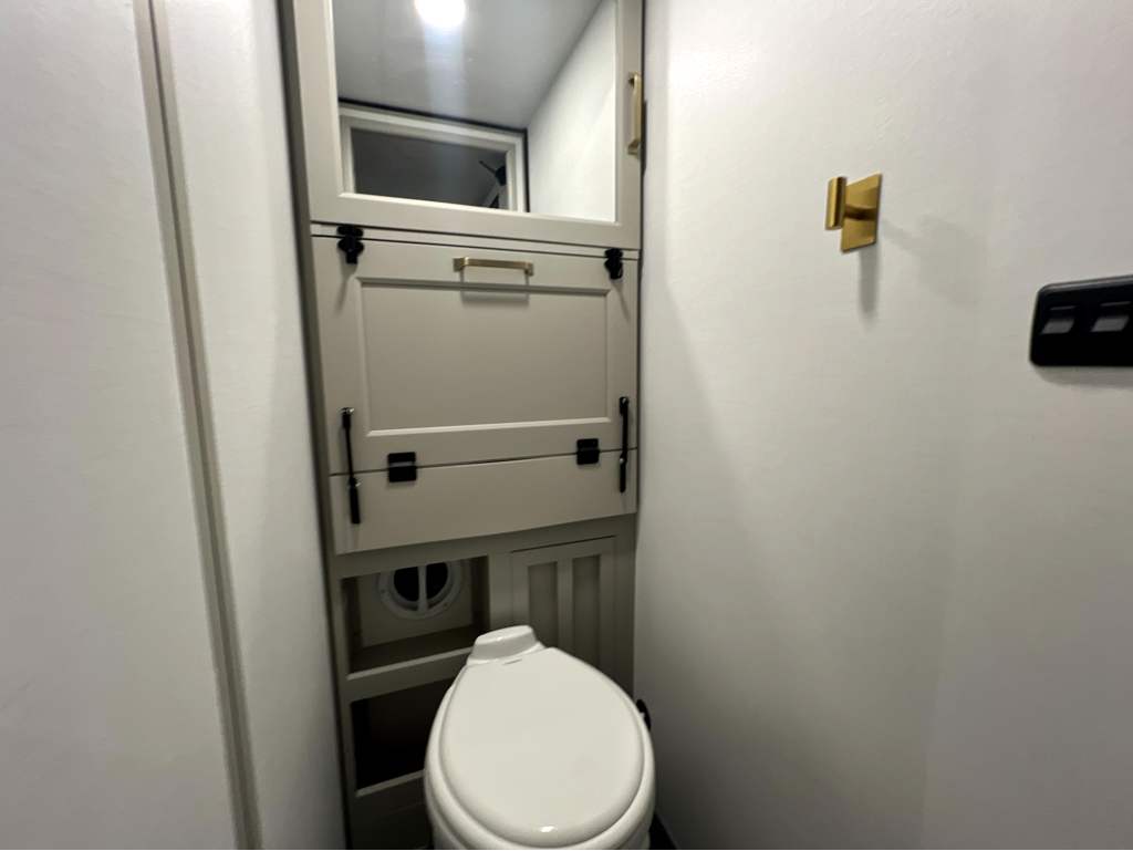 2026 BRINKLEY G 3520 - Image 18