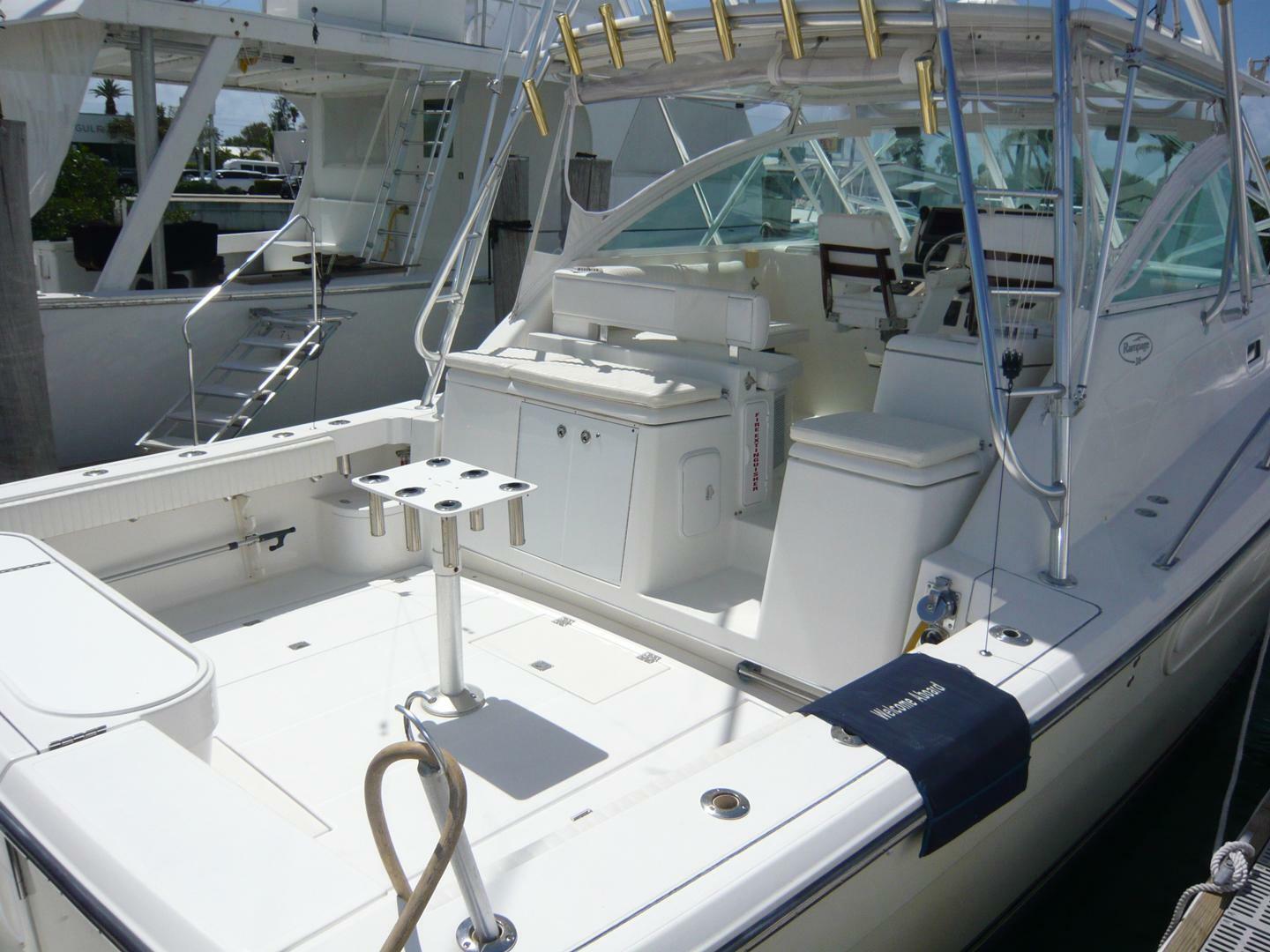 2004 Rampage 38 Express - Image 4