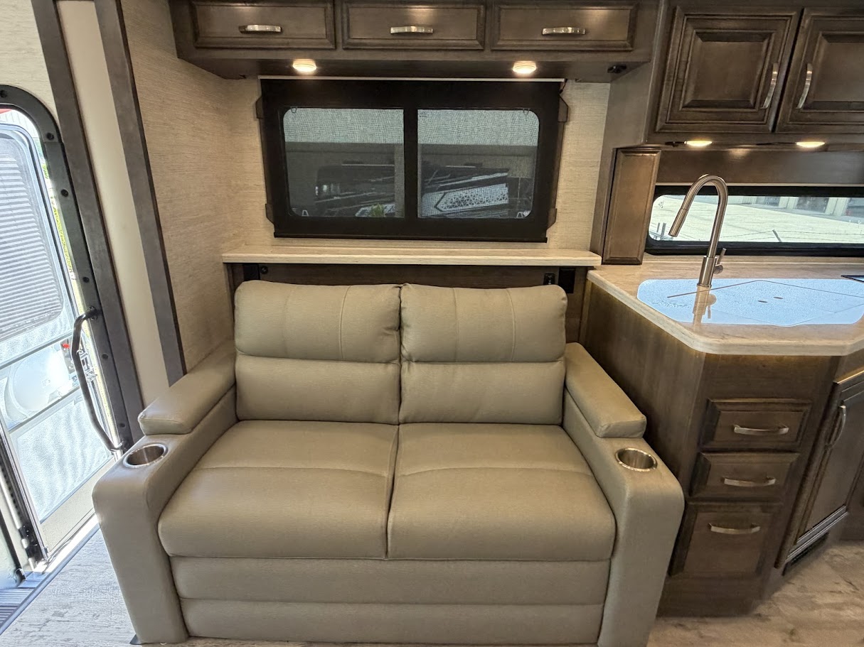 2022 JAYCO SENECA 37M - Image 15