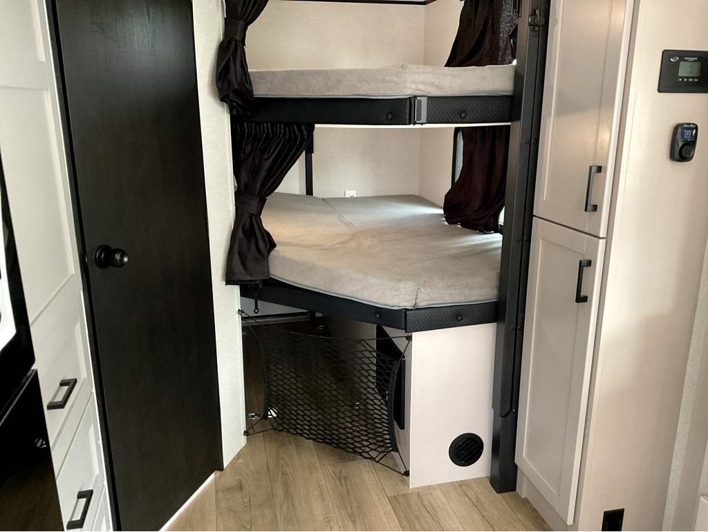 2026 JAYCO Jay Feather 29 BHB - Image 11
