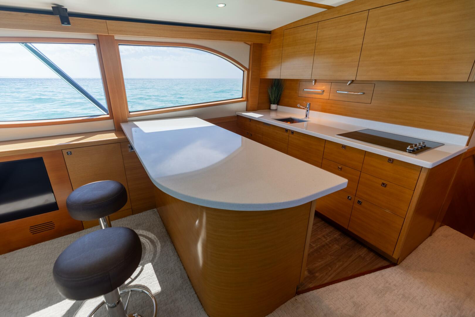2016 Hatteras GT60 - Image 2