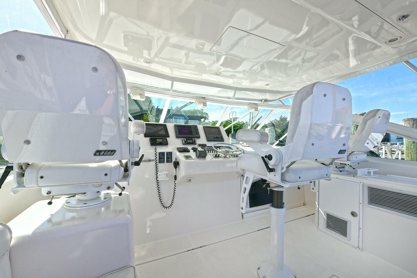 2007 Cabo Express with Tower - Image 11