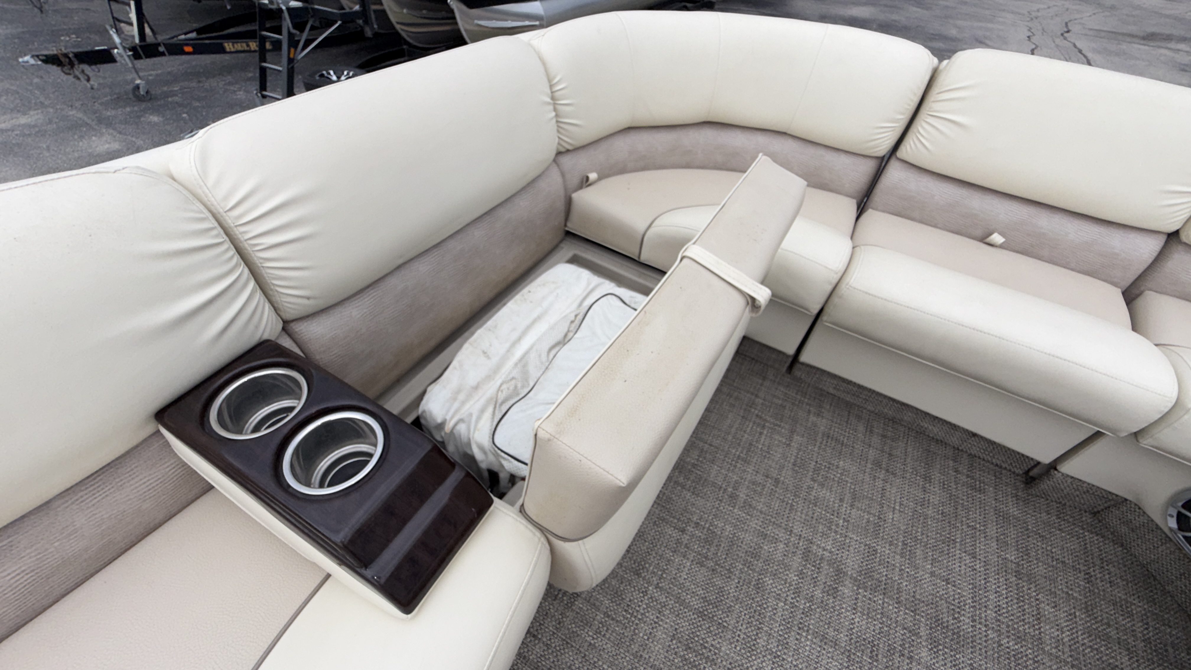 2015 Bennington 2550 RSR - Image 32