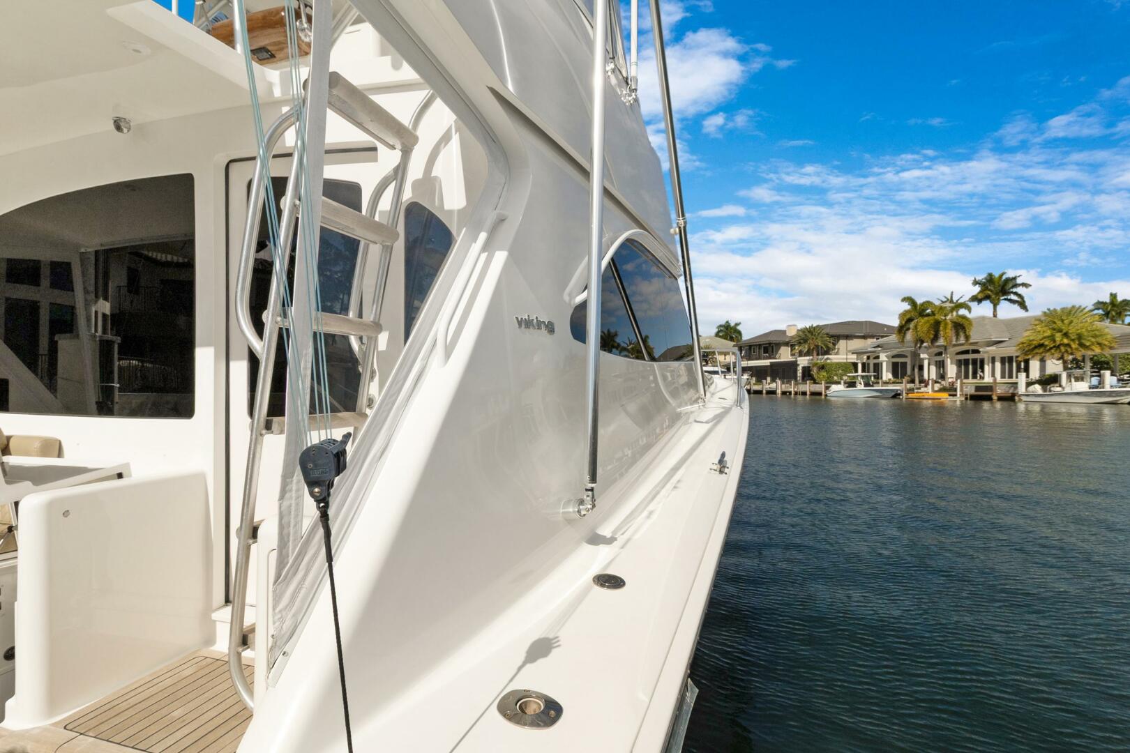 2015 Viking 46 Convertible - Image 51