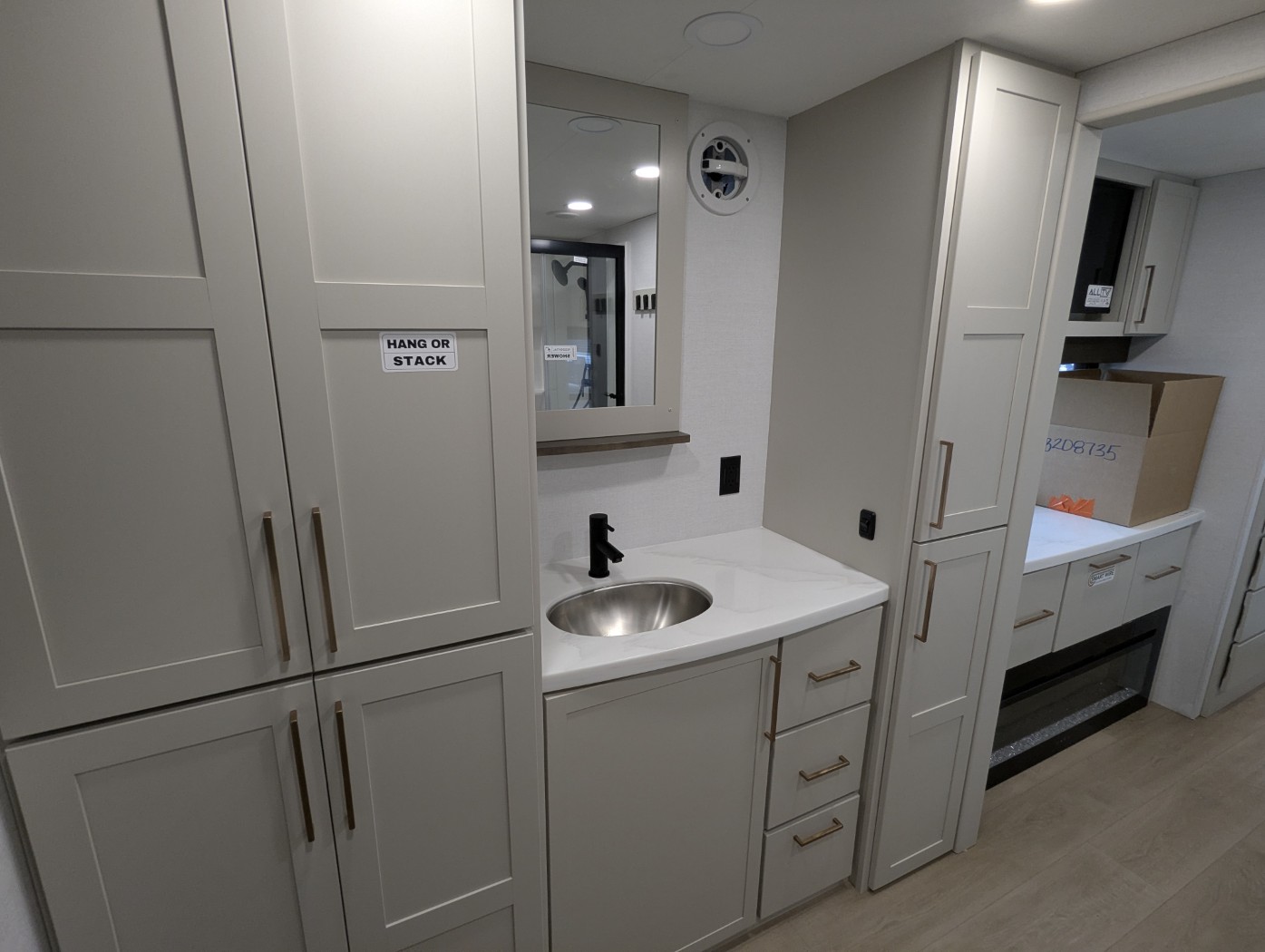 2027 Alliance RV Benchmark 44LFT - Image 38