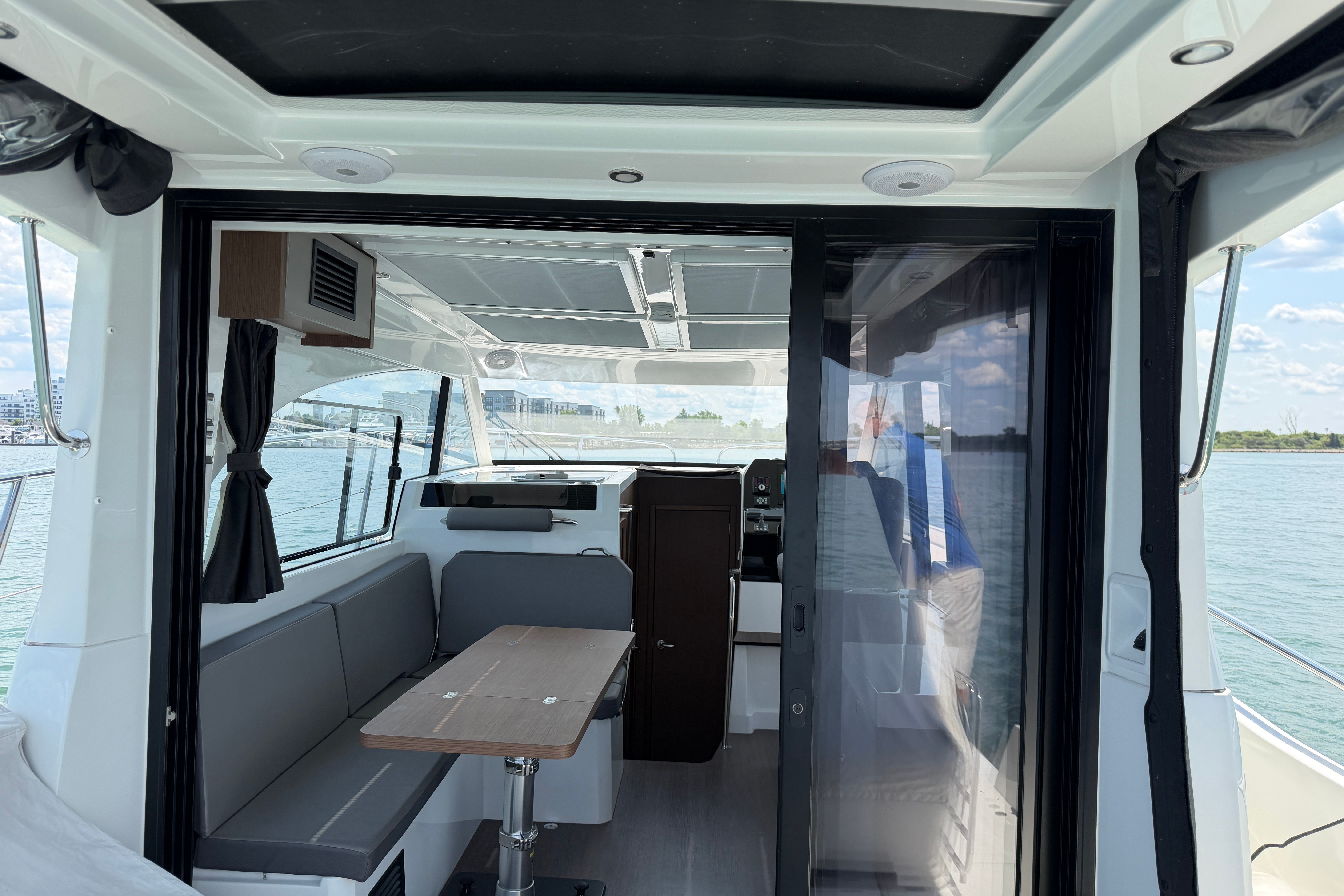 2023 Beneteau Antares 11 OB - Image 22