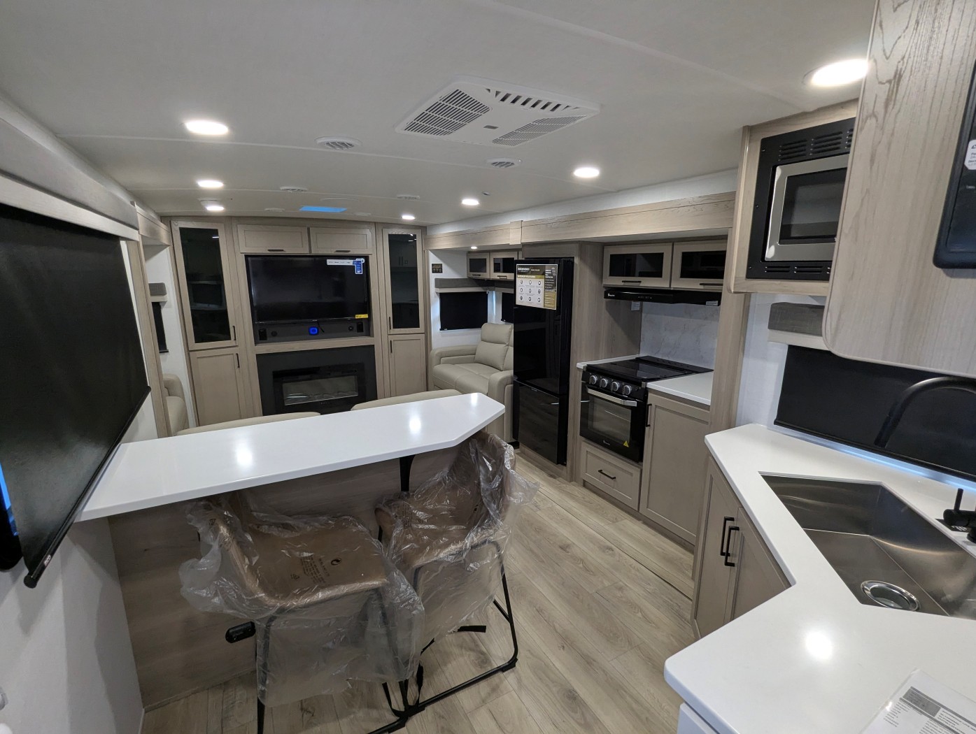2026 Forest River Rockwood Ultra Lite 2908SRL - Image 14