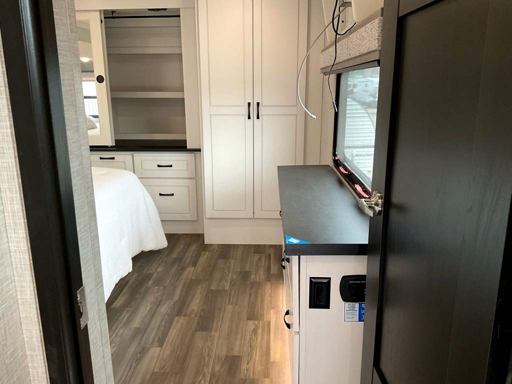 2025 JAYCO NORTH POINT 365 RKTS - Image 20