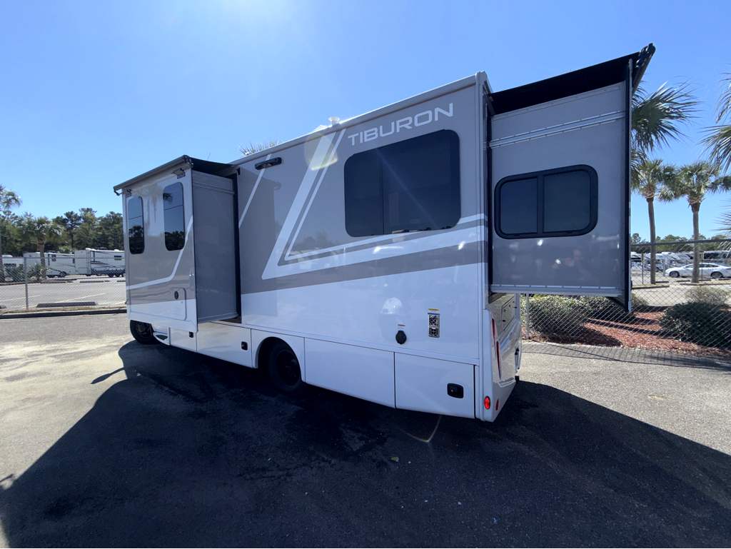 2026 THOR MOTOR COACH TIBURON 24RW - Image 3